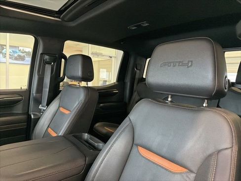 Used 2024 GMC Sierra 1500 AT4 w/ Technology Package AWD/4WD image 18