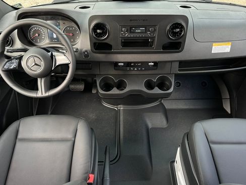 New 2025 Mercedes-Benz Sprinter 2500 image 2