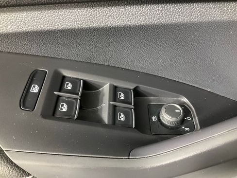 Used 2024 Volkswagen Jetta SE w/ Panoramic Sunroof Package image 13