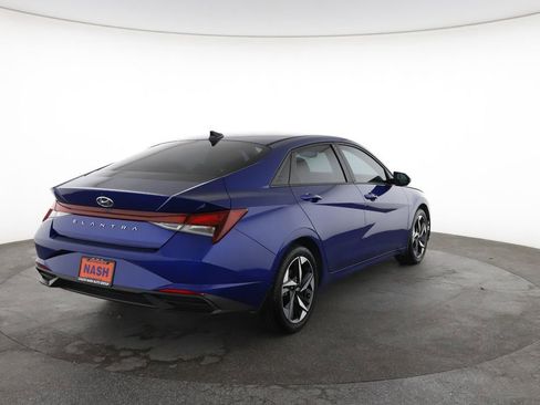 Used 2023 Hyundai Elantra SEL w/ Convenience Package FWD image 12