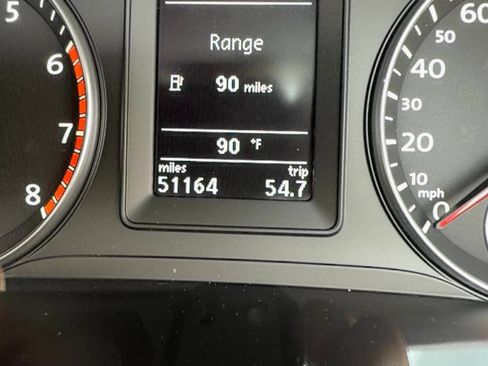 Used 2010 Volkswagen Eos Lux FWD image 9