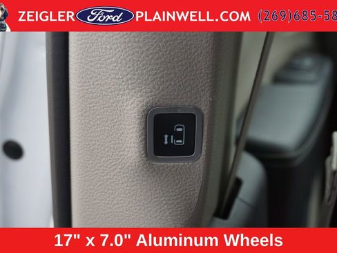 Used 2023 Chrysler Pacifica Touring-L FWD image 19
