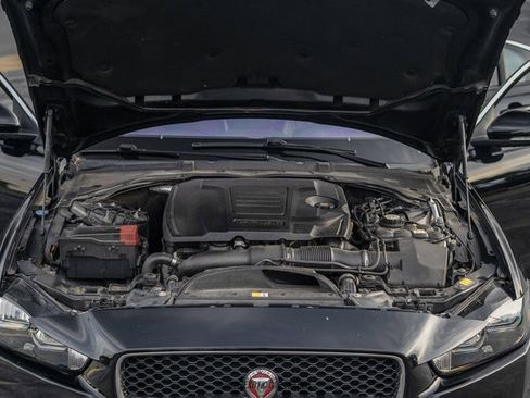 Used 2018 Jaguar XE Premium AWD/4WD image 15