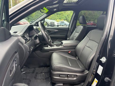Used 2025 Honda Passport EX-L image 12