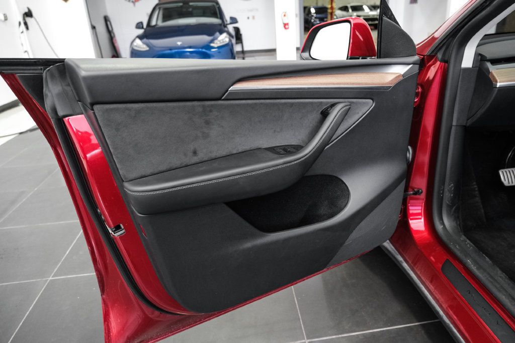 Used 2024 Tesla Model Y Performance AWD/4WD image 41
