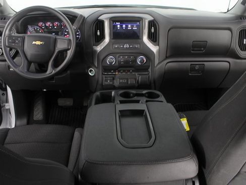 Used 2024 Chevrolet Silverado 1500 Custom image 9