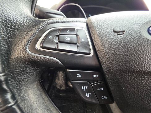 Used 2017 Ford Focus SE FWD image 19