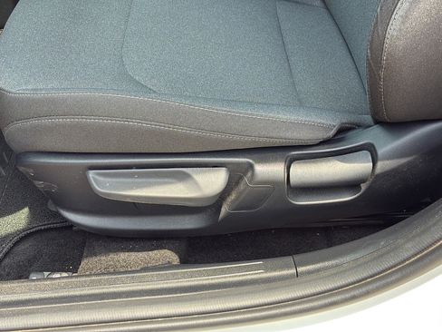 Used 2025 Kia K4 FWD image 14
