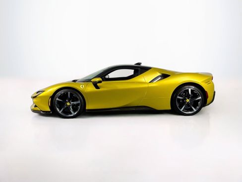 Used 2023 Ferrari SF90 Stradale AWD/4WD image 8