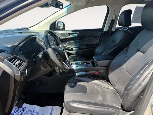 Used 2022 Ford Edge Titanium w/ Equipment Group 301A AWD/4WD image 9