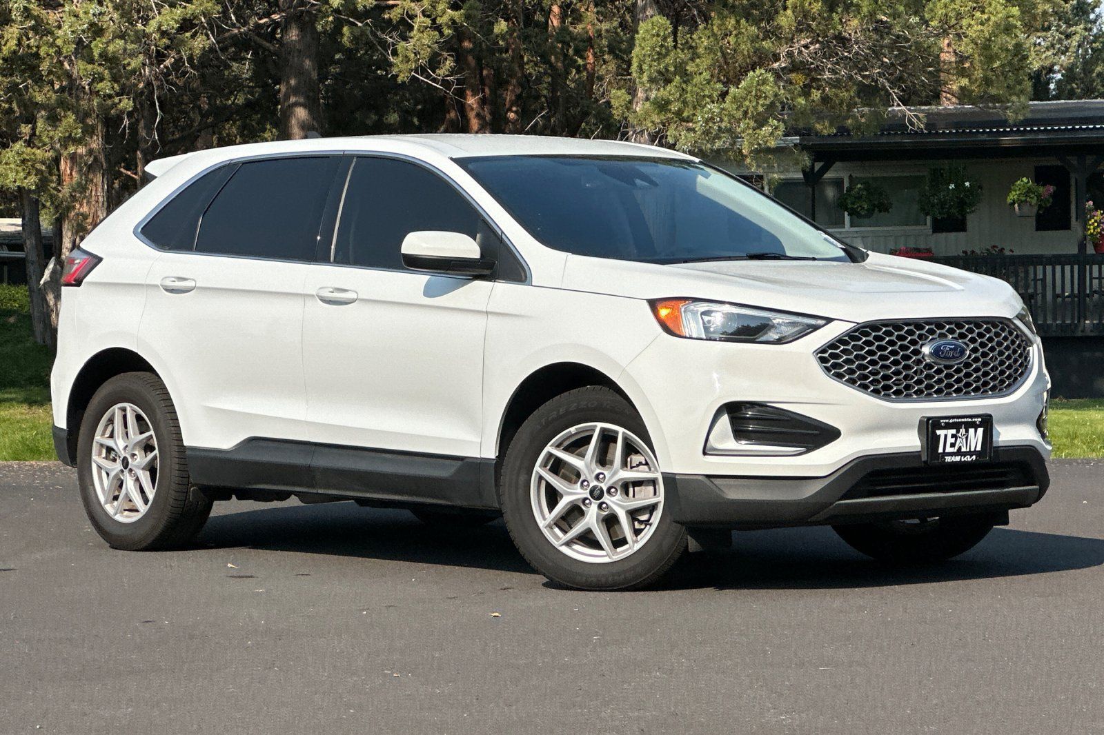 Used 2024 Ford Edge SEL AWD/4WD image 2