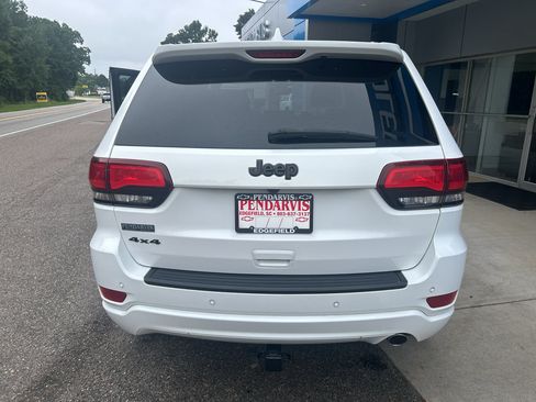 Used 2019 Jeep Grand Cherokee Altitude AWD/4WD image 11