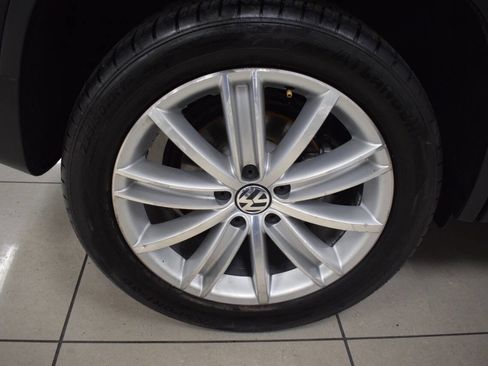 Used 2016 Volkswagen Tiguan SE image 14