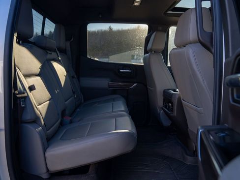 Used 2019 Chevrolet Silverado 1500 LT Trail Boss image 18