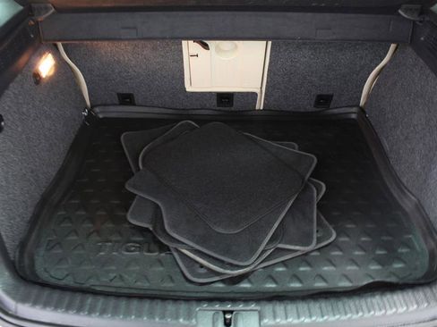 Used 2010 Volkswagen Tiguan SE image 23