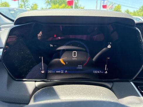 Certified 2025 Chevrolet TrailBlazer LT w/ LT Cold Weather Package AWD/4WD image 12