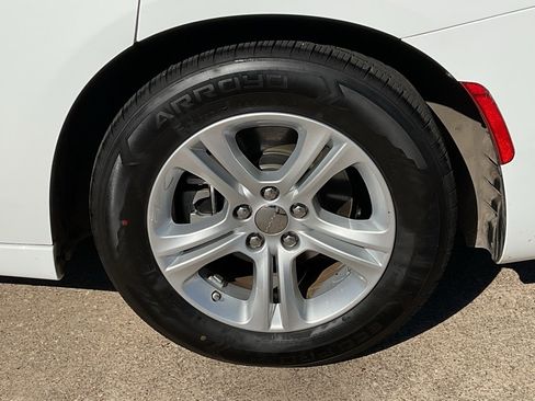 Used 2022 Dodge Charger SXT image 8