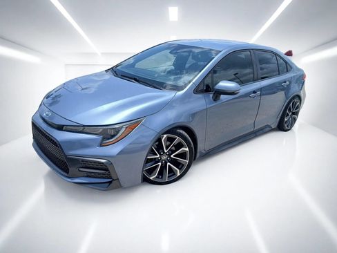 Used 2020 Toyota Corolla SE FWD image 2