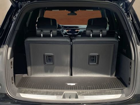 Certified 2025 Cadillac XT6 Sport w/ LPO, Floor Liner Package AWD/4WD image 13