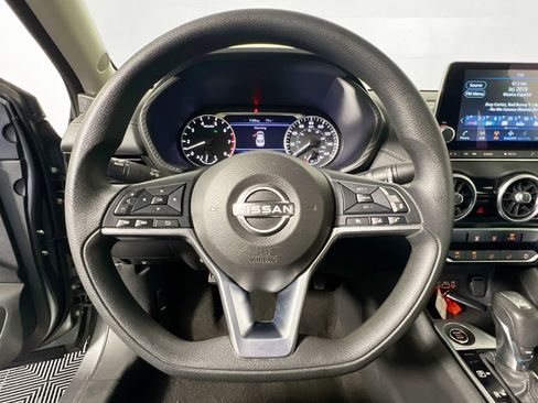 Used 2024 Nissan Sentra SV FWD image 17