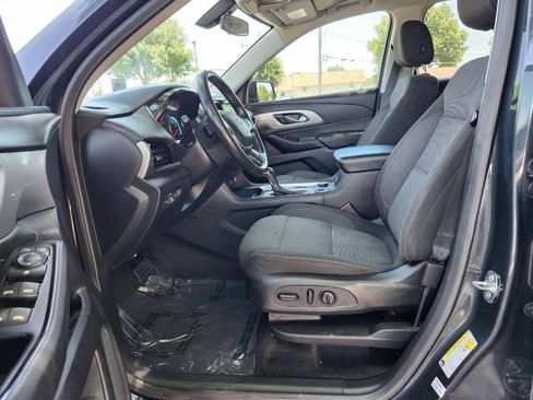 Used 2019 Chevrolet Traverse LT FWD image 4