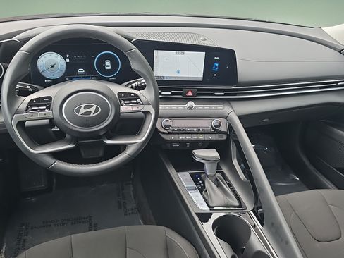 Certified 2024 Hyundai Elantra SEL w/ Convenience Package FWD image 18