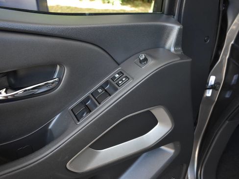 Used 2024 Nissan Frontier SV w/ SV Convenience Package AWD/4WD image 18