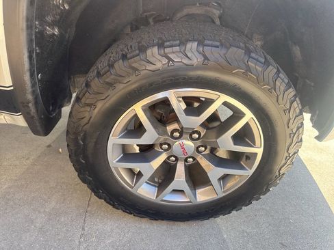 Used 2014 GMC Sierra 1500 SLE w/ SLE Value Package image 23