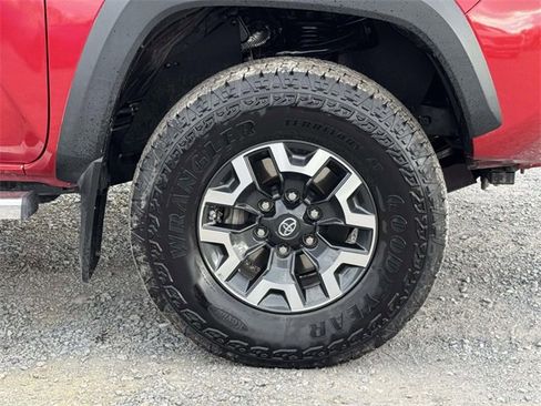 Used 2020 Toyota Tacoma TRD Off-Road image 30