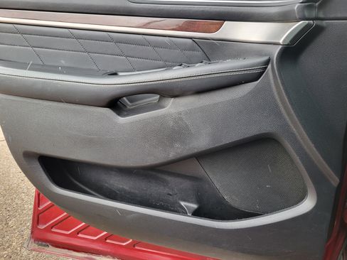 Used 2017 Ford Explorer Platinum image 14