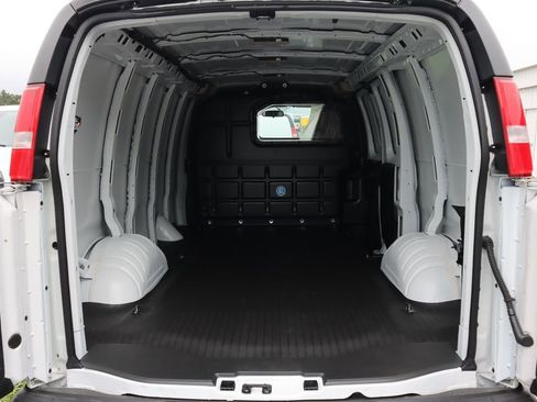 New 2025 GMC Savana 2500 w/ Driver Convenience Package image 15