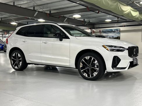 Used 2026 Volvo XC60 B5 Plus w/ Protection Package Premier AWD/4WD image 1