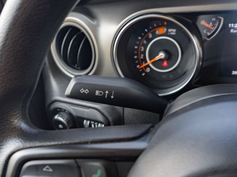 Used 2022 Jeep Wrangler Unlimited Sport AWD/4WD image 16