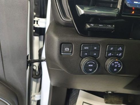 Used 2025 Chevrolet Silverado 3500 LTZ w/ LTZ Plus Package AWD/4WD image 19