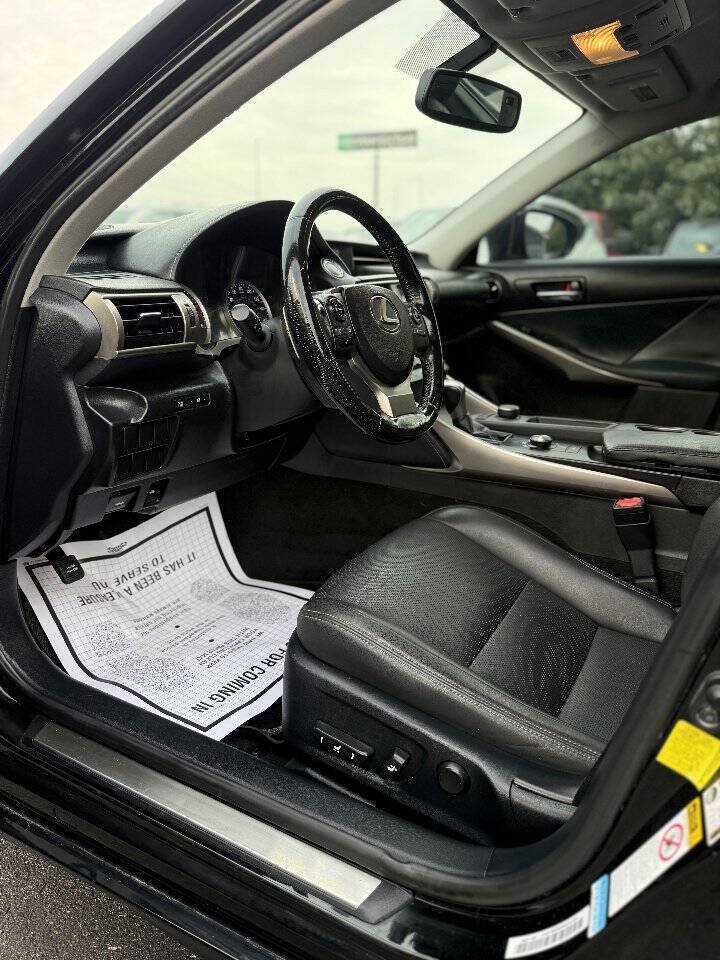 Used 2016 Lexus IS 200t RWD image 10
