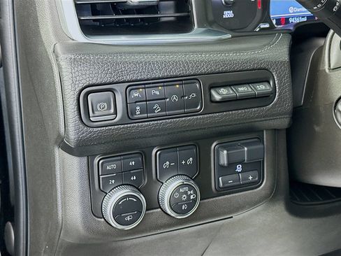 Used 2021 GMC Yukon XL Denali w/ Denali Ultimate Package AWD/4WD image 10