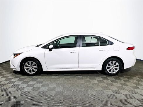 Certified 2024 Toyota Corolla LE image 5