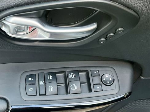 Used 2023 Jeep Cherokee Altitude Lux w/ Lux Elite Package image 18