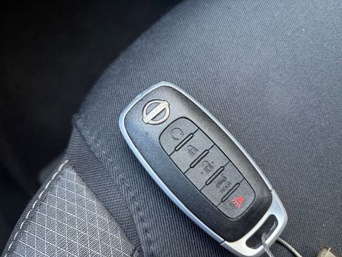 Used 2025 Nissan Pathfinder SV AWD/4WD image 27