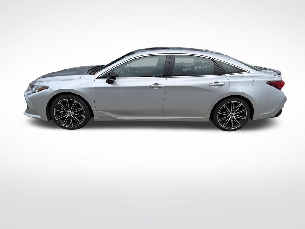 Used 2019 Toyota Avalon Touring FWD image 6