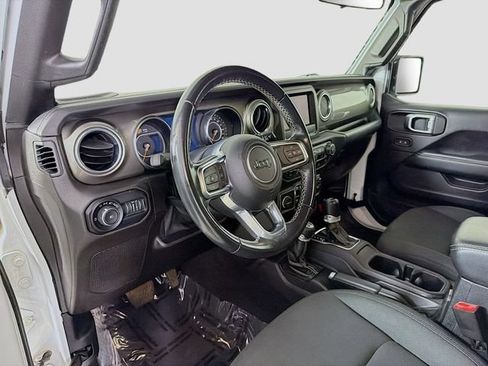 Used 2019 Jeep Wrangler Unlimited Sahara AWD/4WD image 9