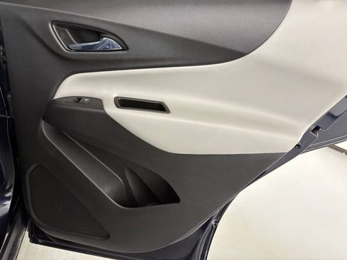 Used 2020 Chevrolet Equinox LS image 36