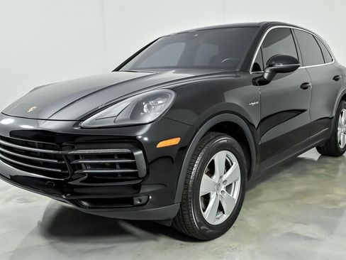 Used 2023 Porsche Cayenne AWD/4WD image 6