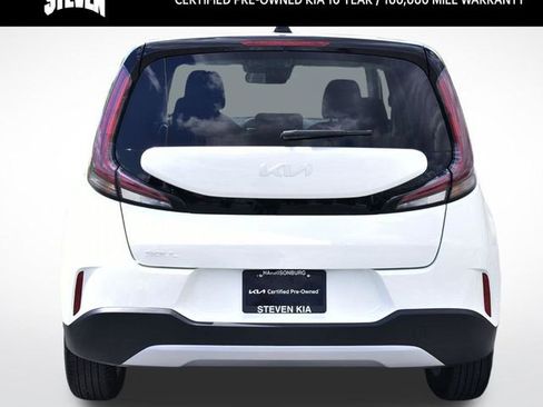 Certified 2025 Kia Soul LX w/ LX Technology Package FWD image 9