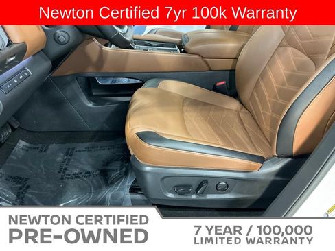 Used 2025 Nissan Pathfinder Platinum FWD image 16