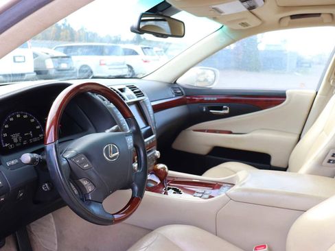 Used 2011 Lexus LS 600h L image 10