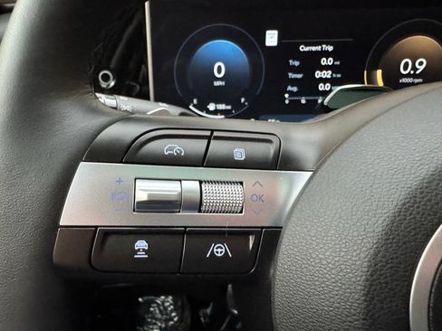 Certified 2025 Hyundai Tucson Limited AWD/4WD image 22
