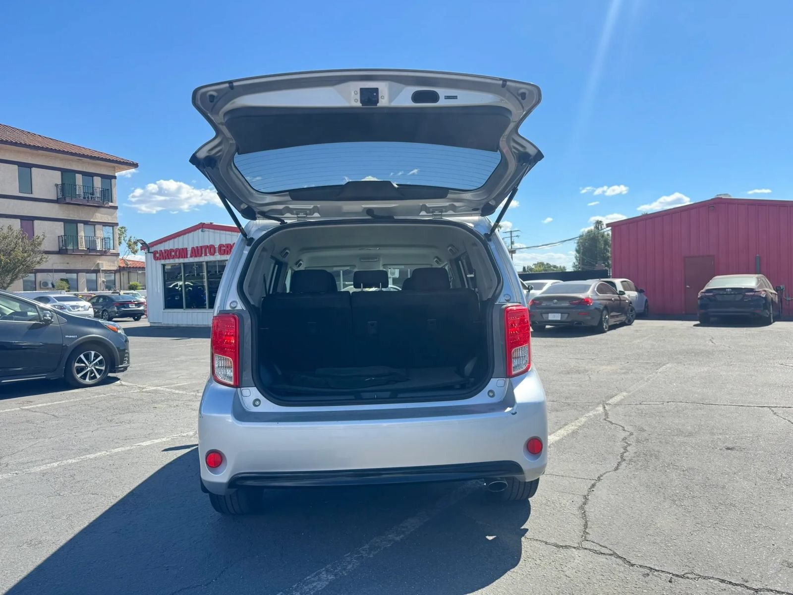 Used 2015 Scion xB FWD image 8