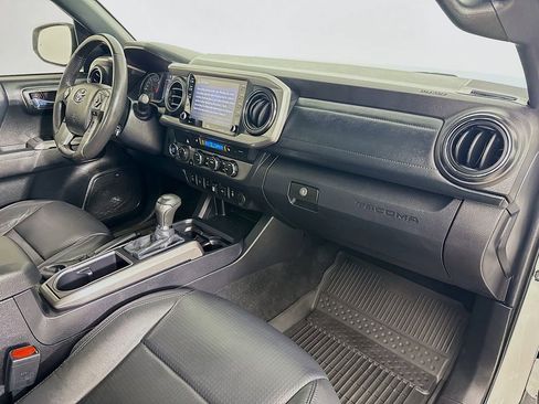Certified 2022 Toyota Tacoma Limited image 29