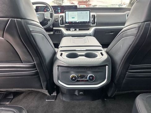 Used 2025 Ford Expedition Max Platinum image 18